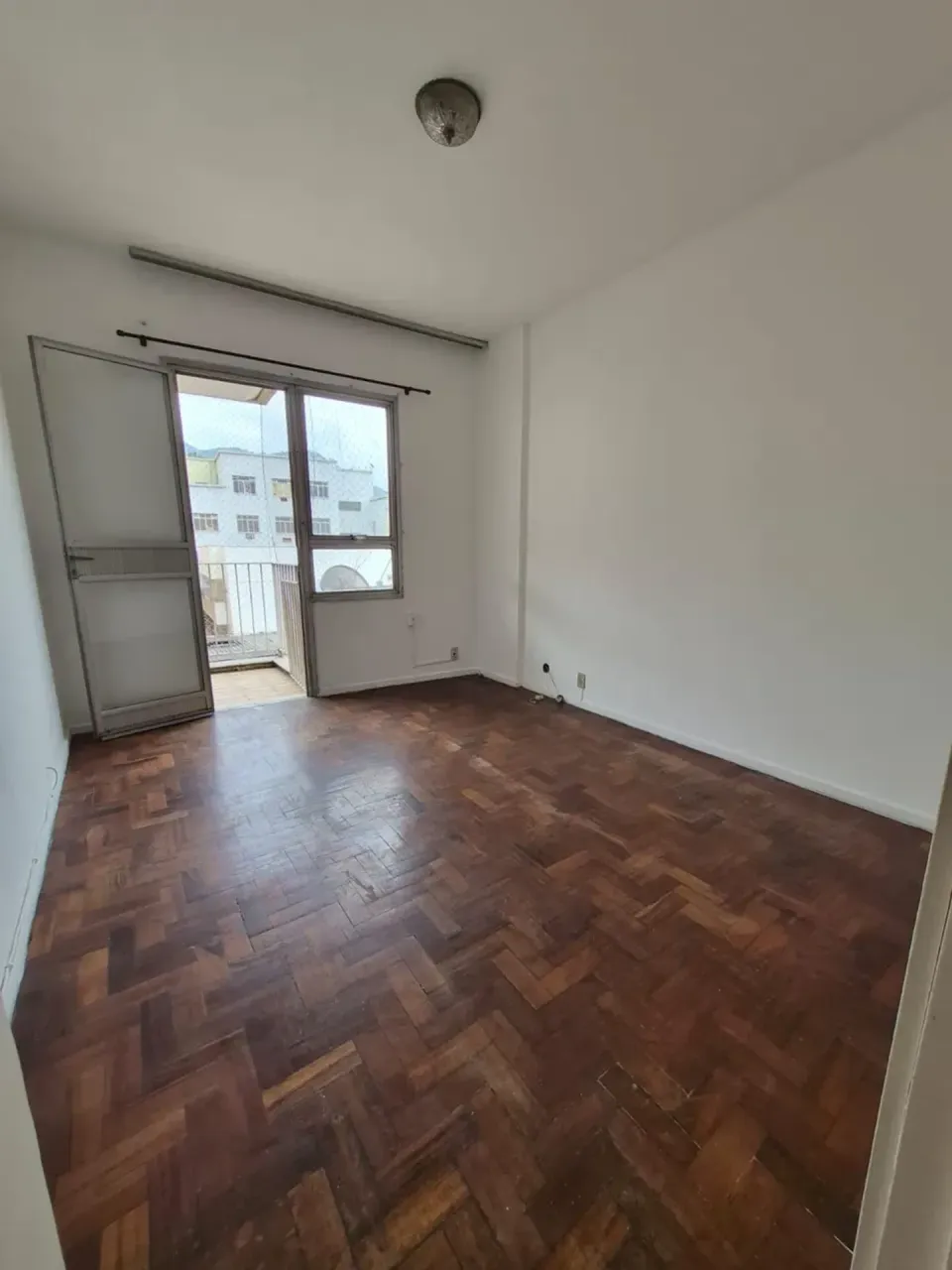 Apartment with 2 bedrooms and a balcony plus 1 parking spot — photo 10
