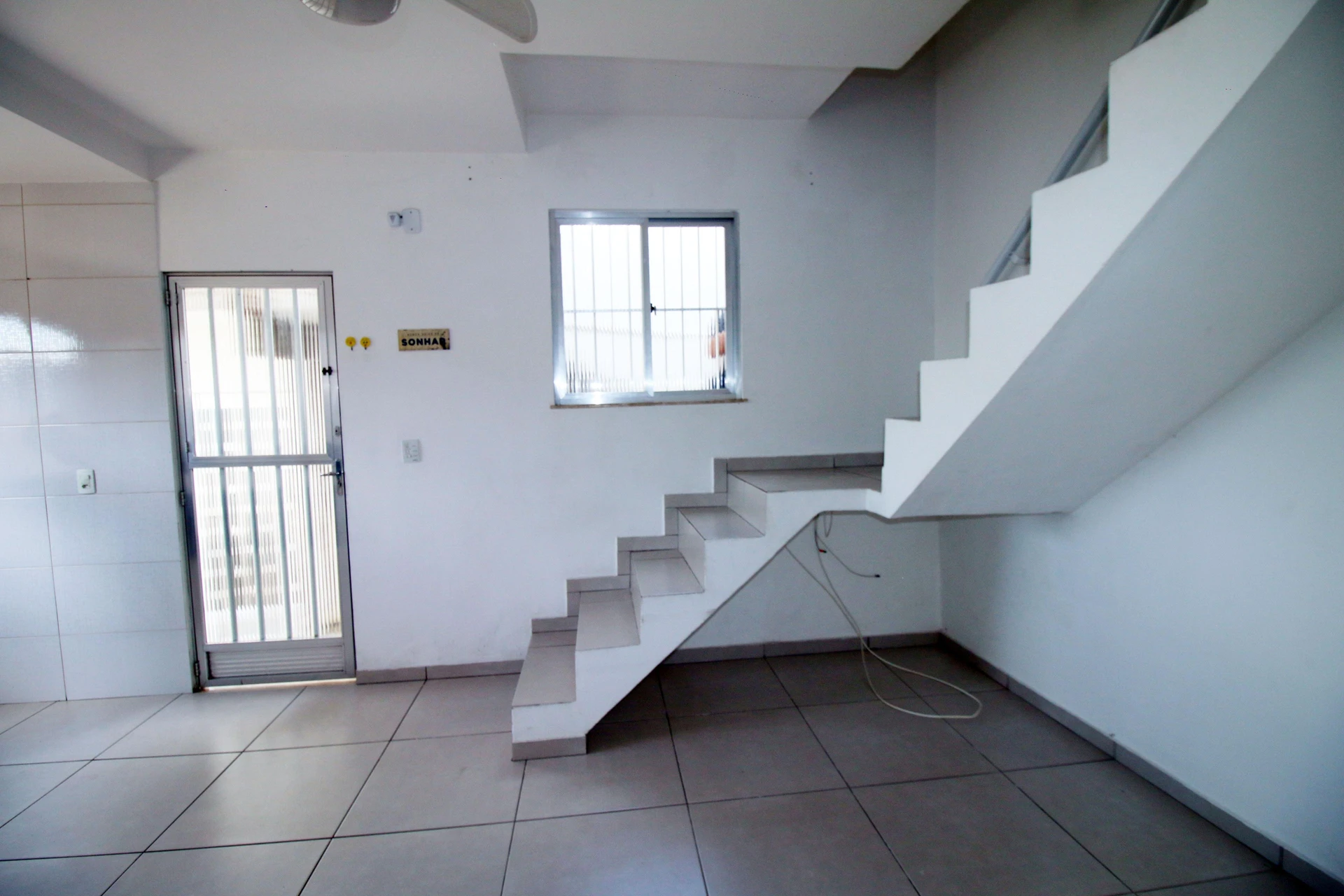 House with 2 bedrooms and 2 bathrooms plus parking — photo 7