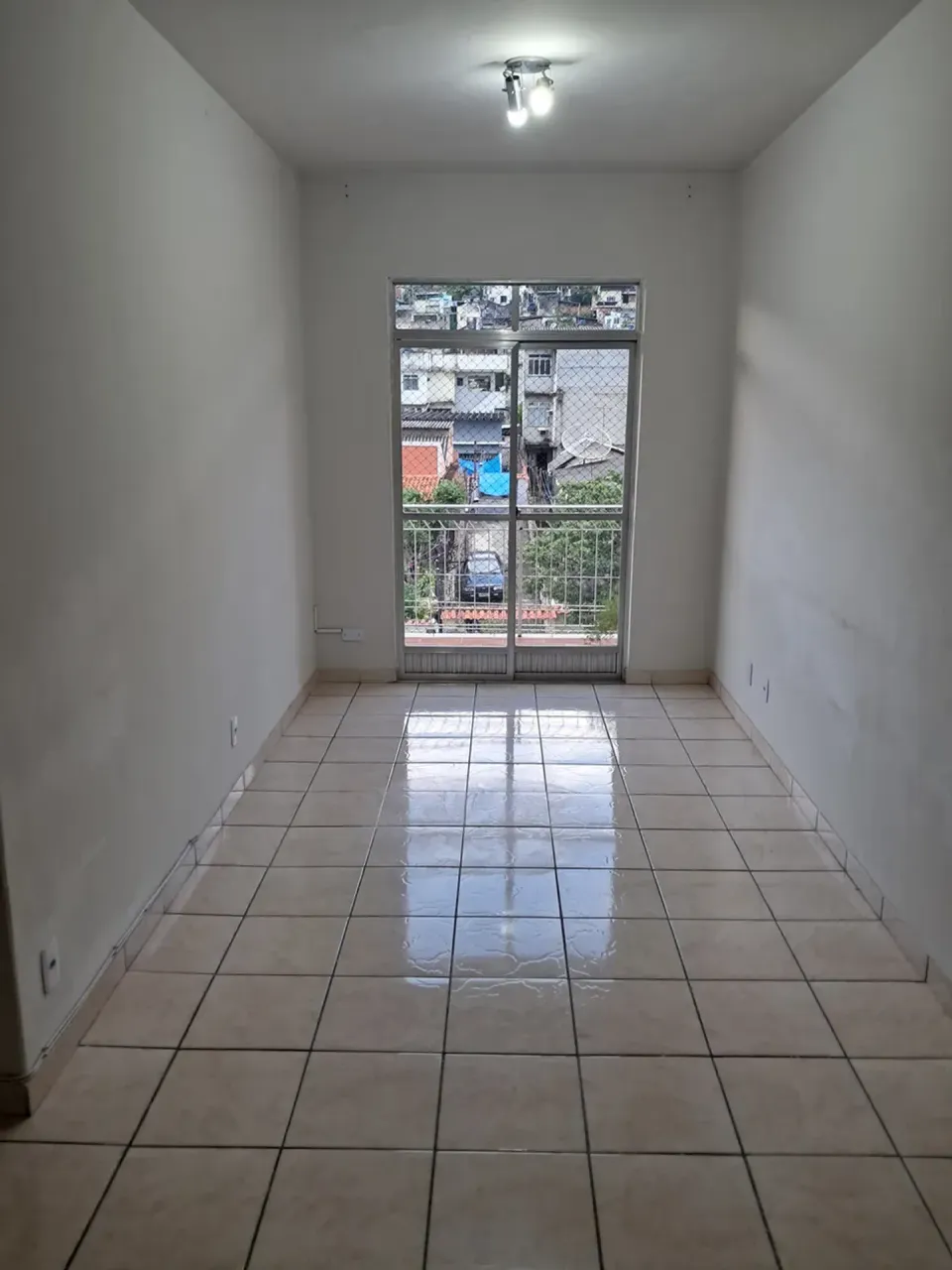 Apartamento de 2 quartos com vista da cidade — photo 2