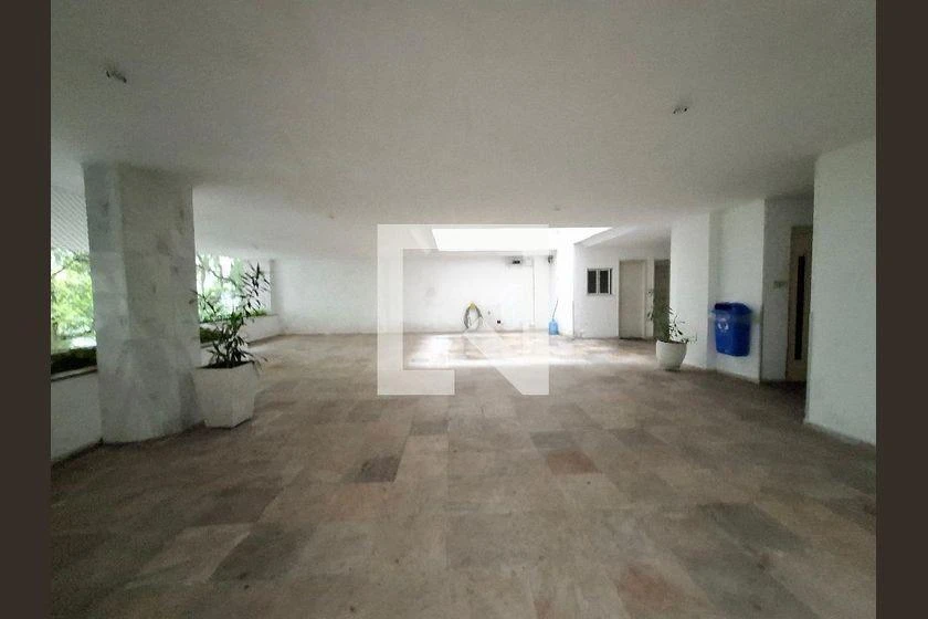 Home office in a 4-bedroom apartment, 140 m² — photo 40