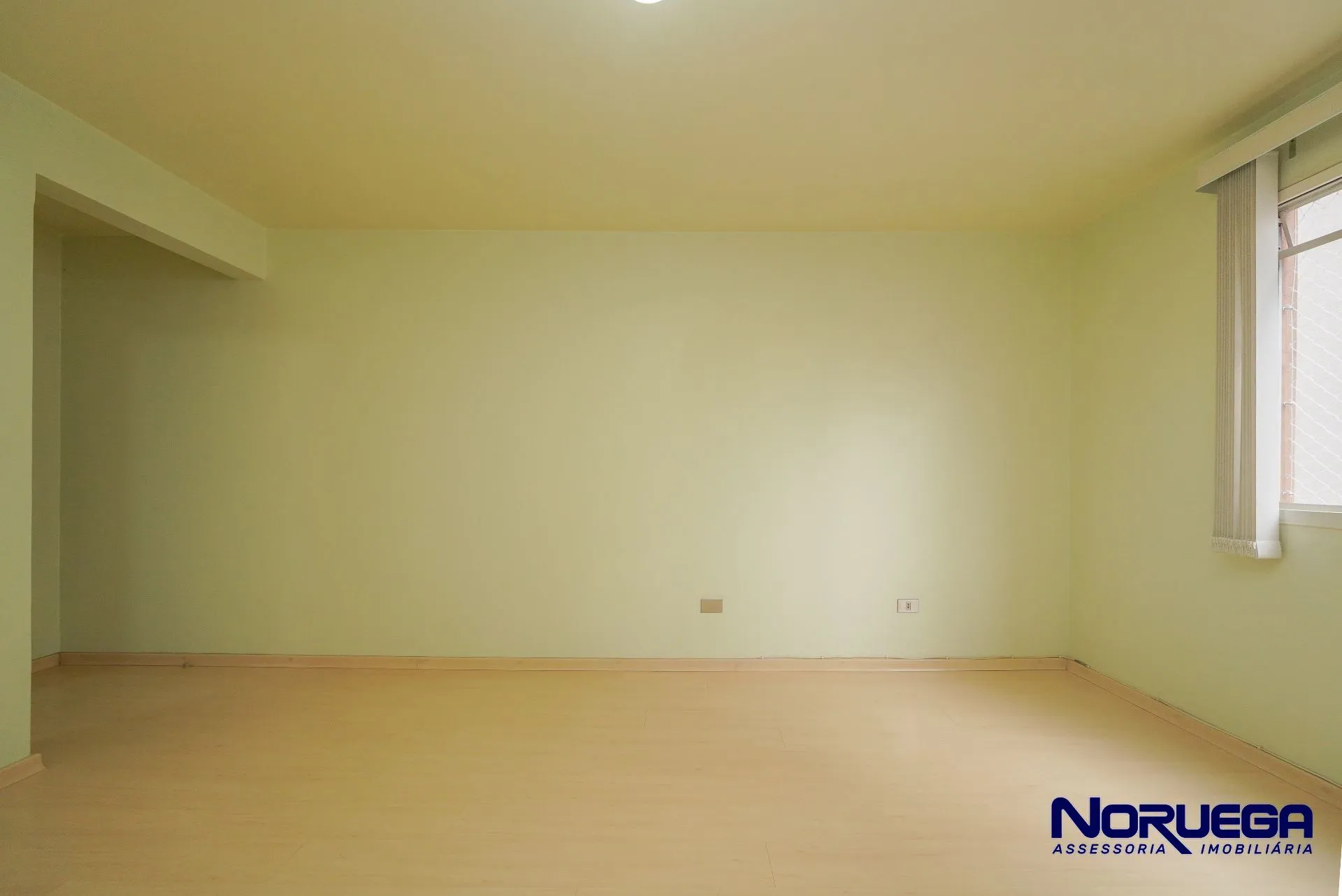 Apartment, 63 m², with wood or laminate floors — photo 6