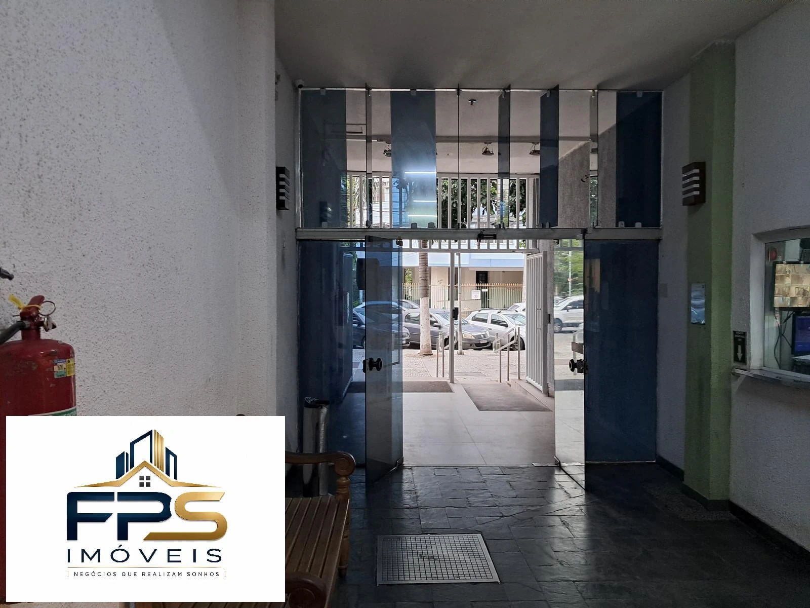 2-bedroom apartment with a separate kitchen — photo 8