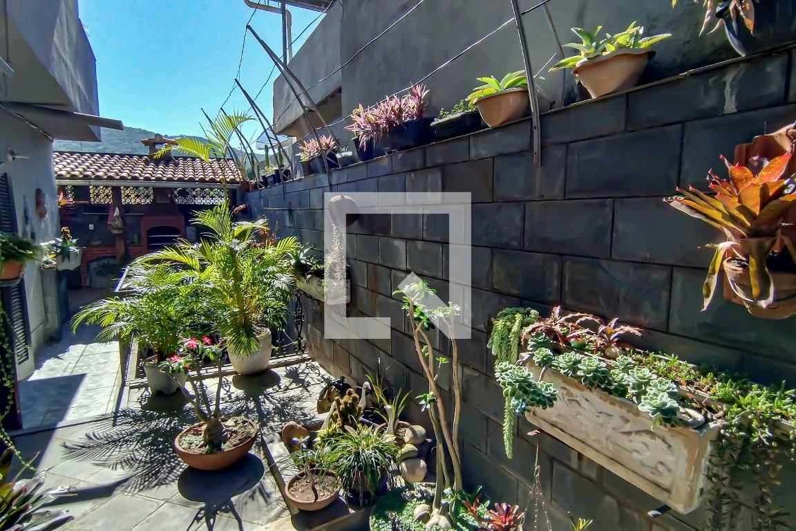 Furnished house with 4 bedrooms and private garden — photo 56