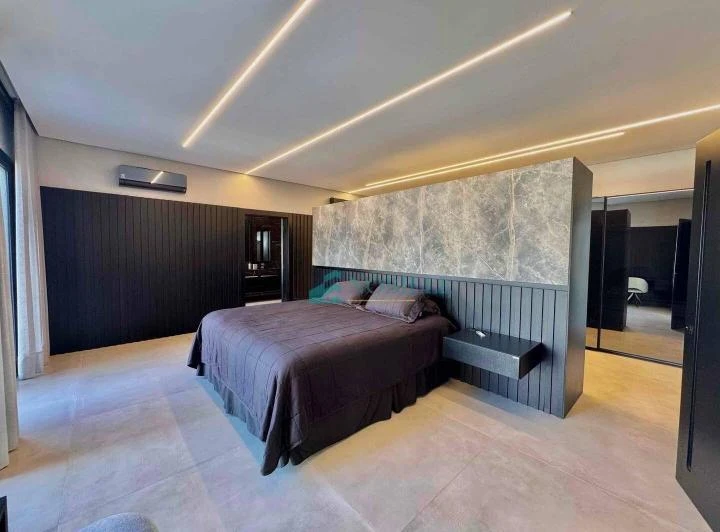 House with 5 en-suites and built-in wardrobes — photo 4