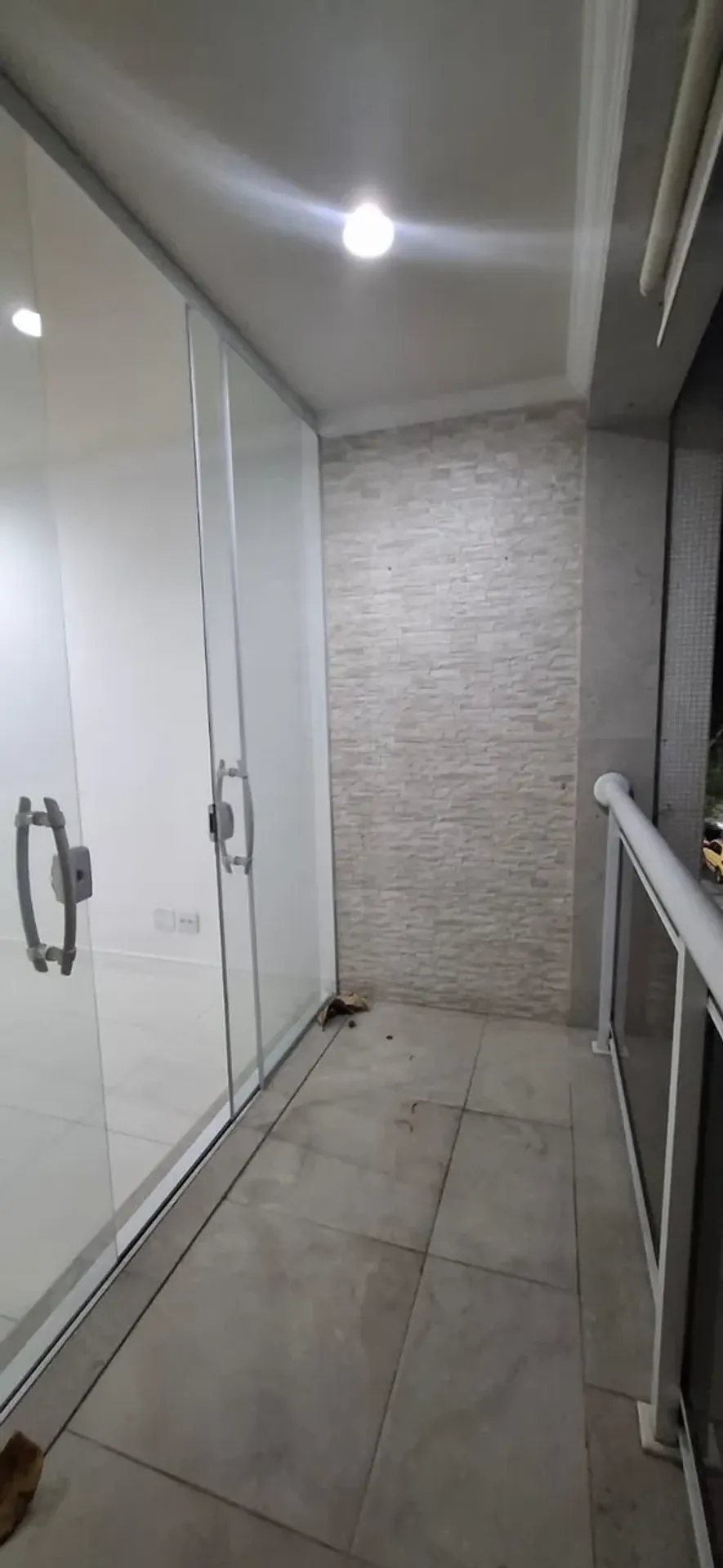 3-bedroom apartment with 2 bathrooms and glass balcony — photo 14