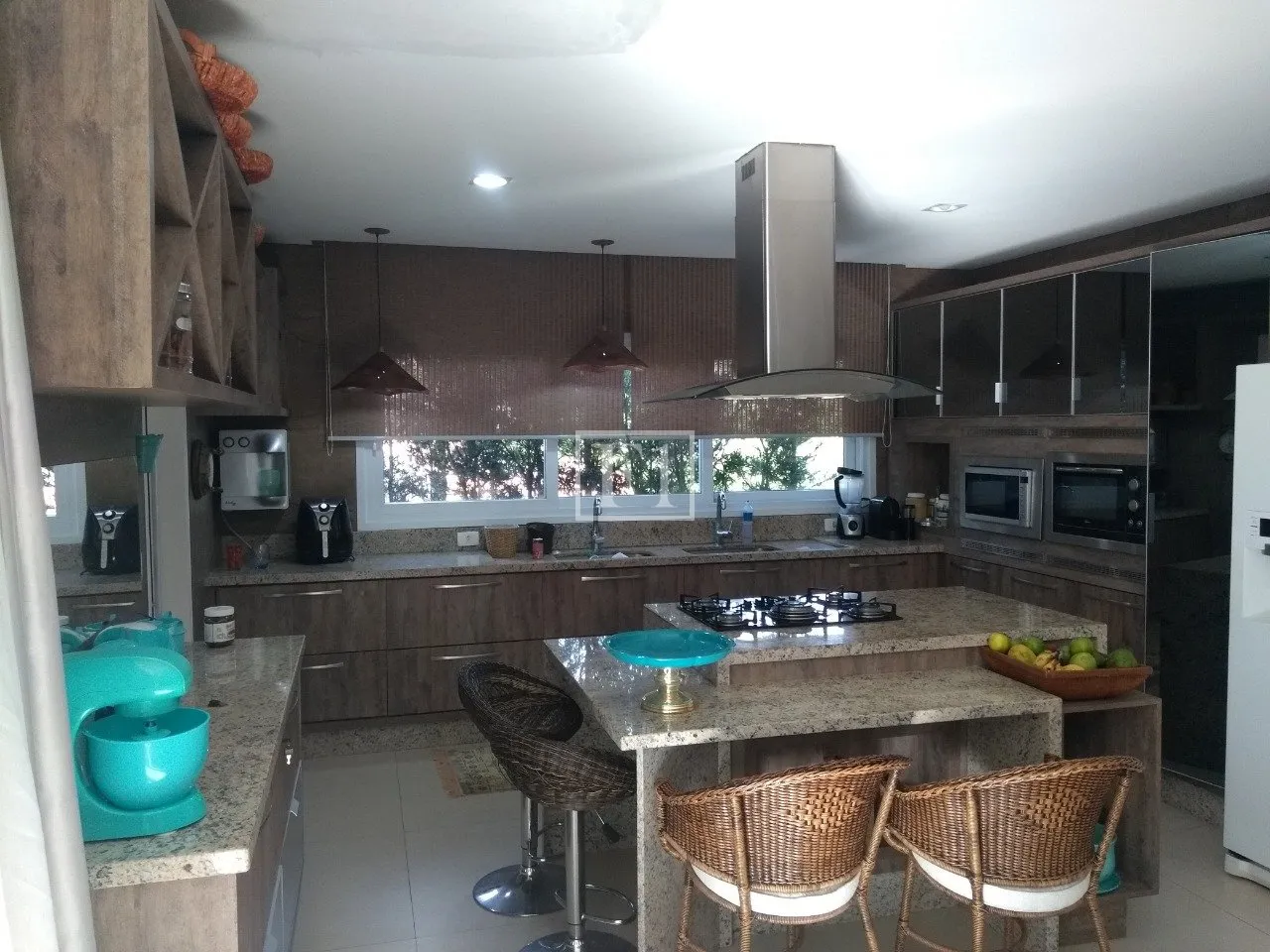 Furnished house, 450 m², with floor-to-ceiling windows — photo 16