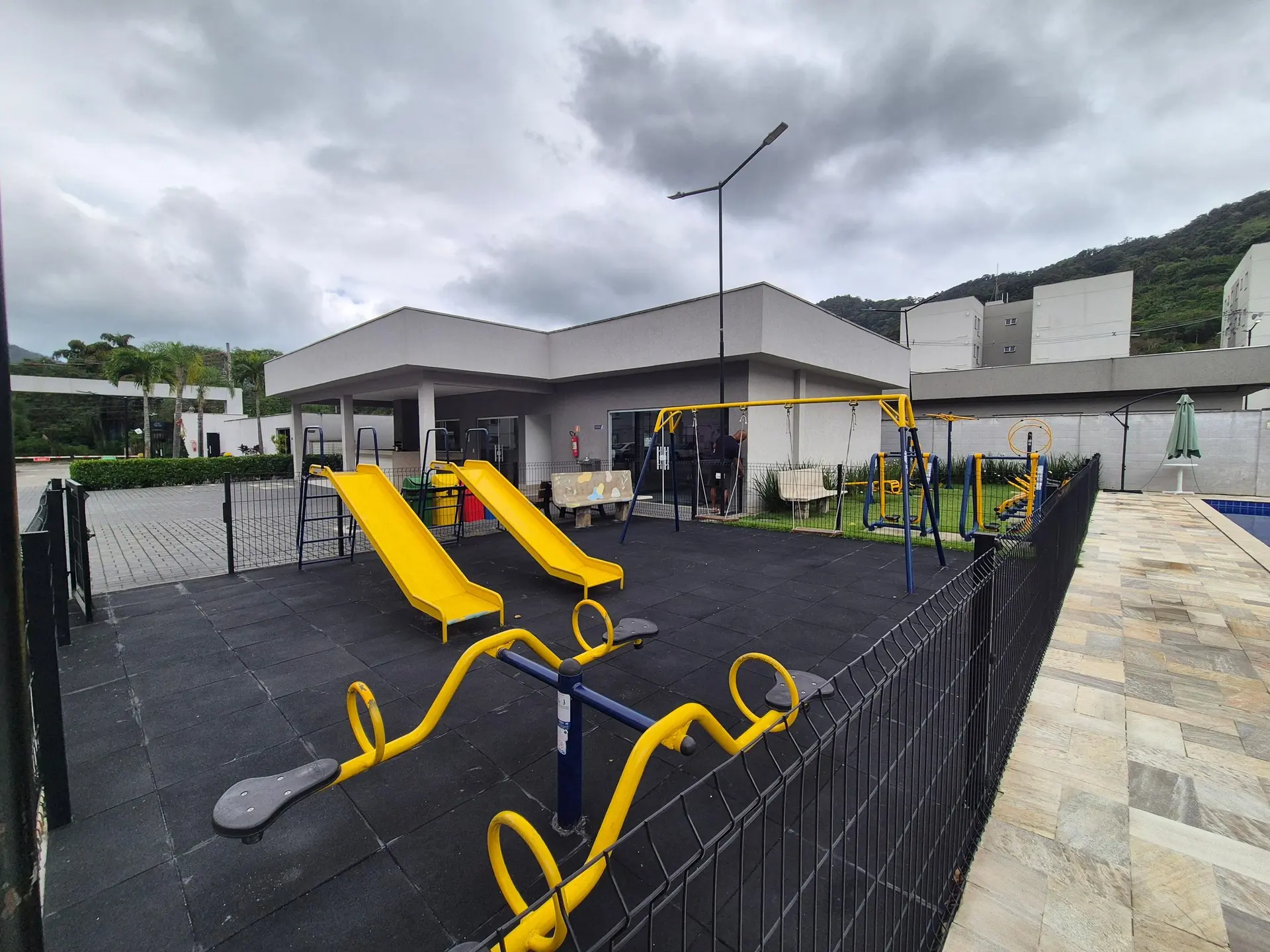 Apartamento mobiliado com 2 quartos e vista das montanhas — photo 21