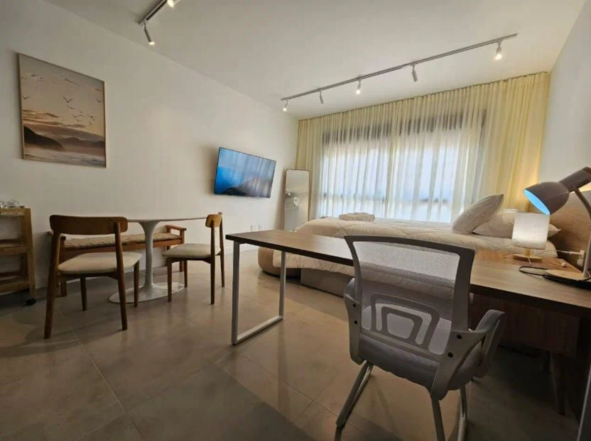 Furnished 35 m² studio with covered parking space — photo 14