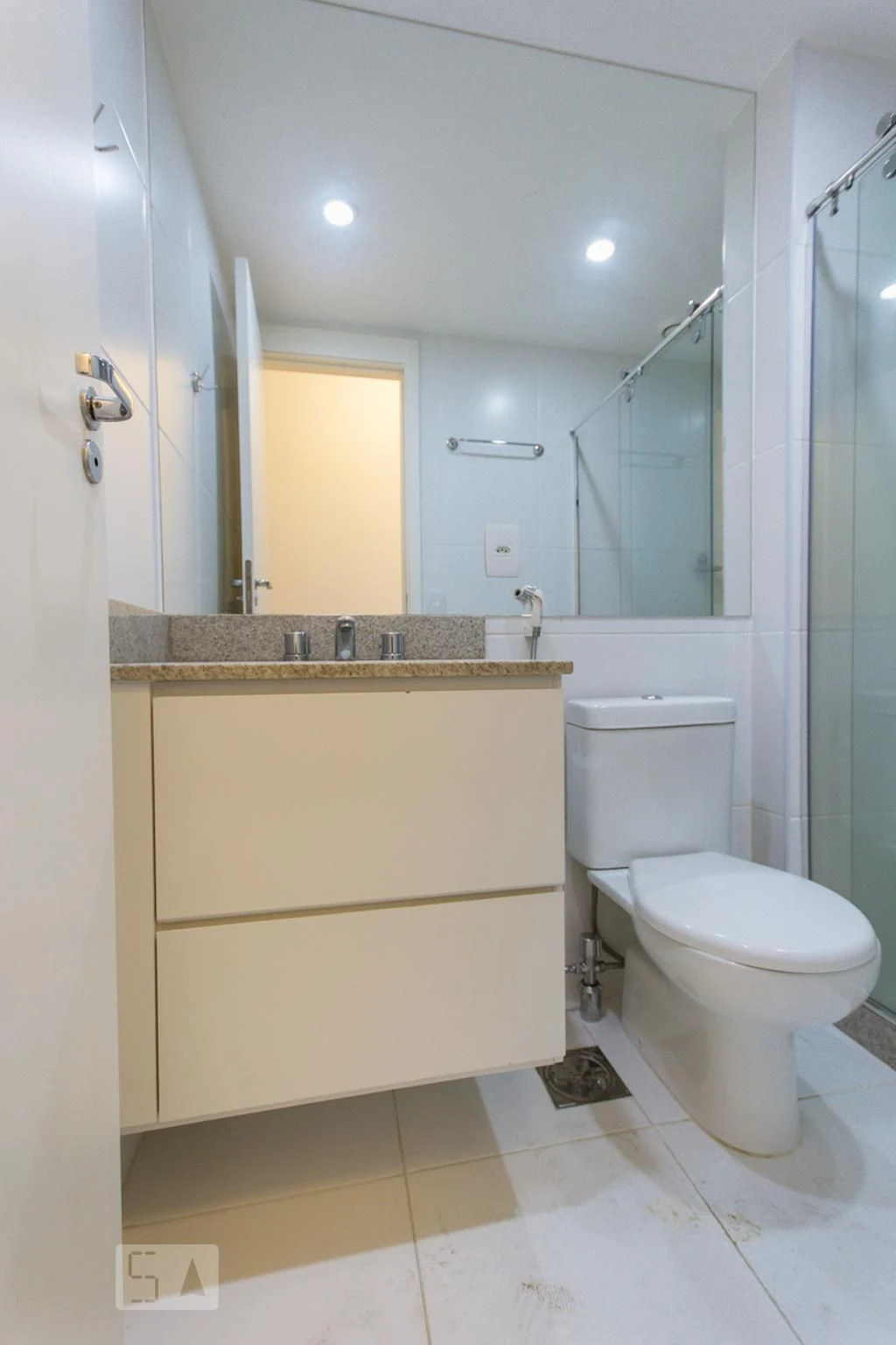 60 m² apartment with a walk-in closet and a home office — photo 16