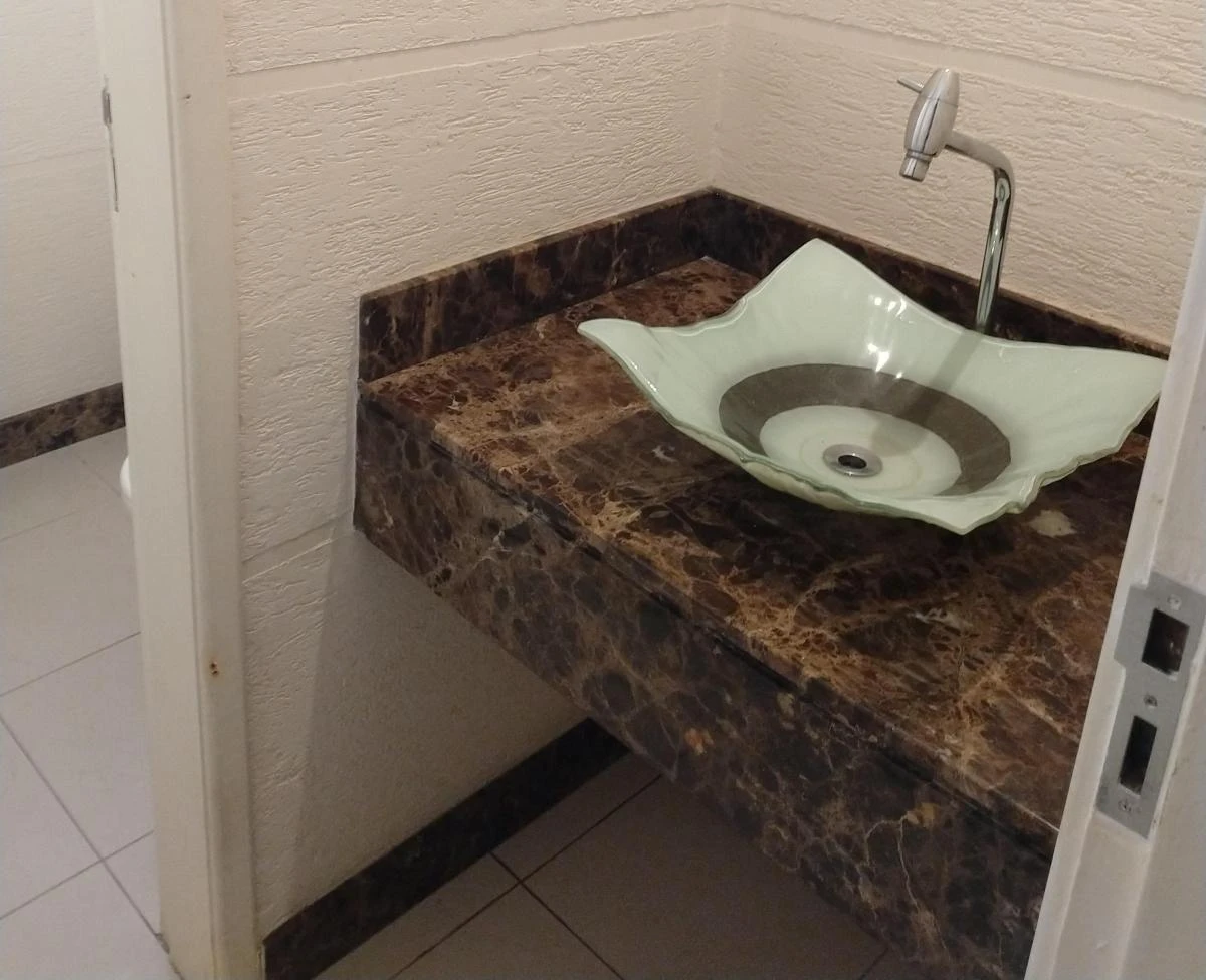 Casa mobiliada com 6 quartos e piscina aberta compartilhada — photo 34