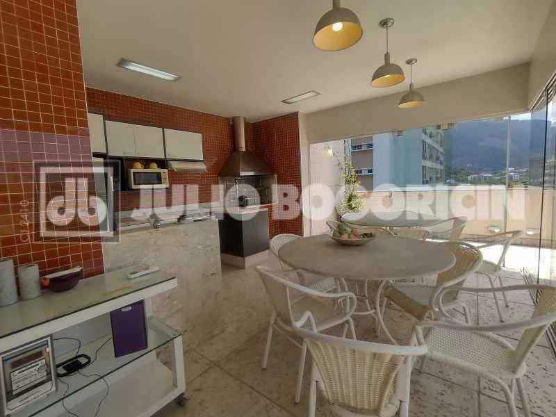 Furnished apartment with 3 bedrooms and a balcony — photo 22