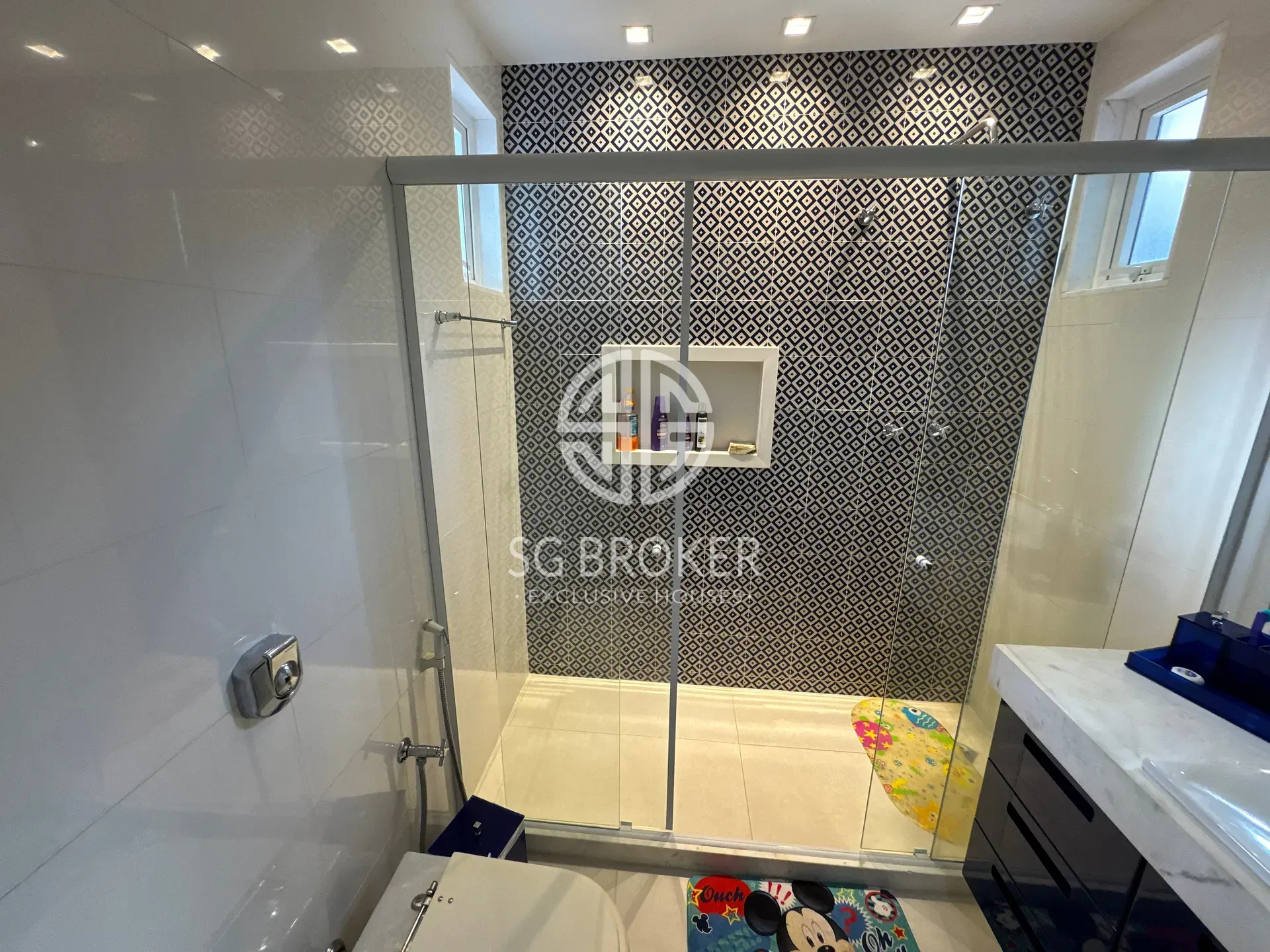Casa para locação com 5 quartos e churrasqueira na varanda — photo 34