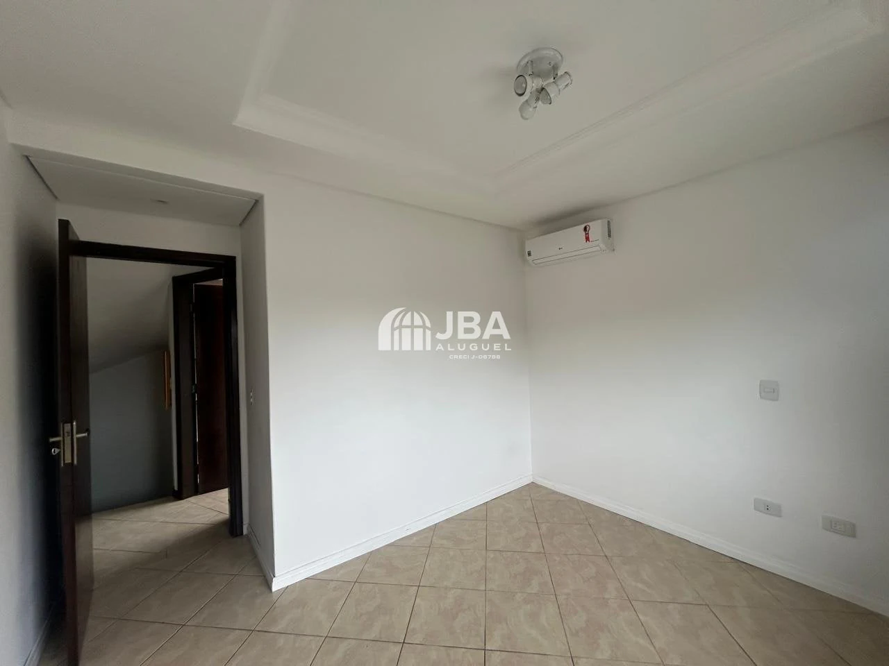 4-bedroom house with a private BBQ — photo 13