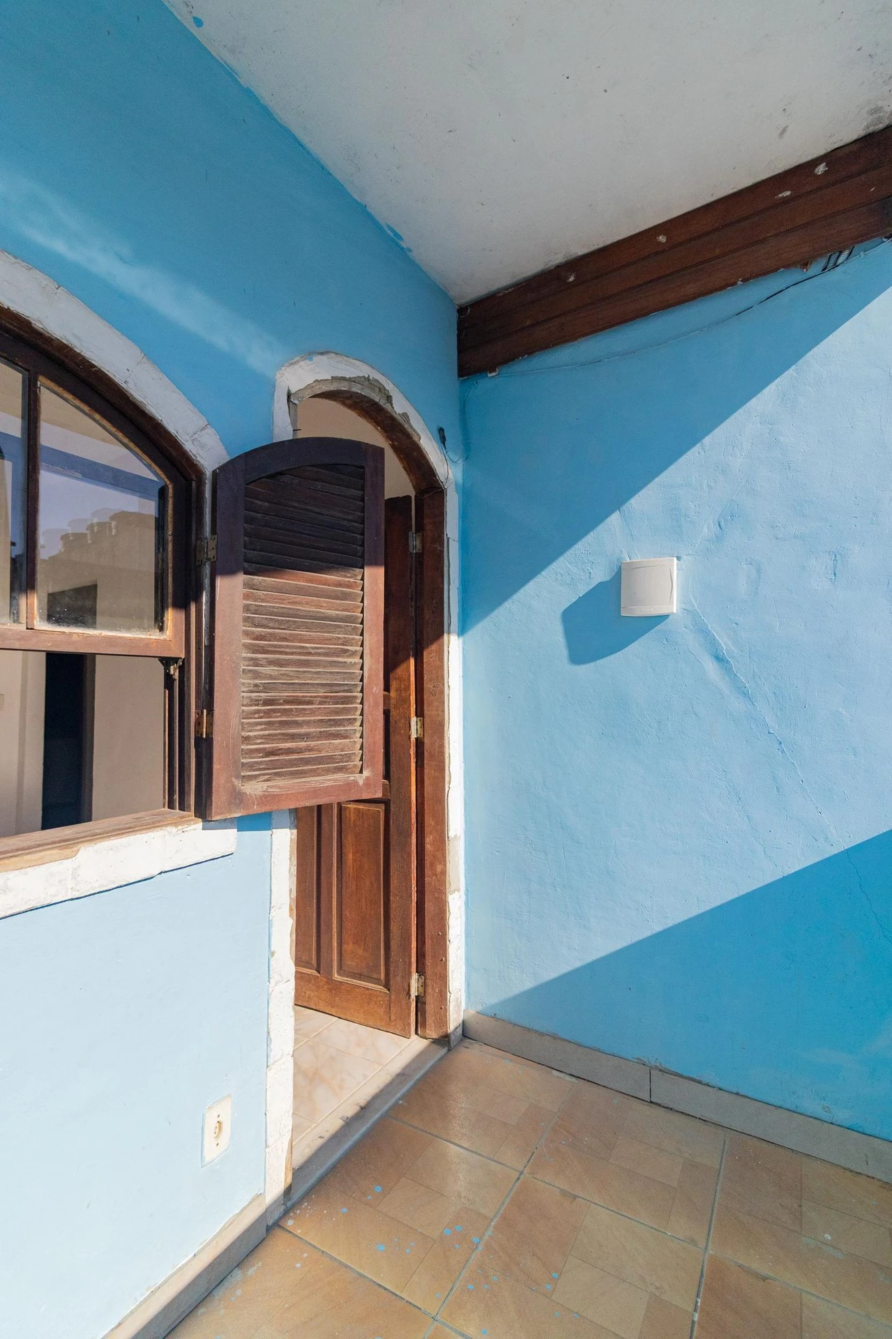 Casa sin amueblar con 2 dormitorios y balcón — photo 14