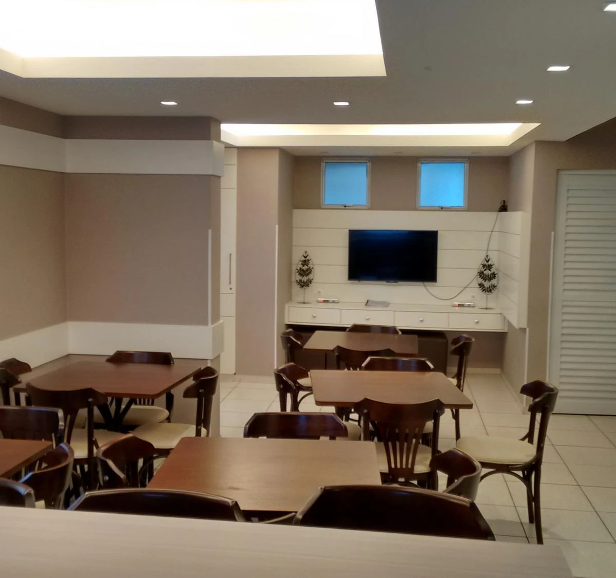 Apartment, 74 m², with wood or laminate floors — photo 4