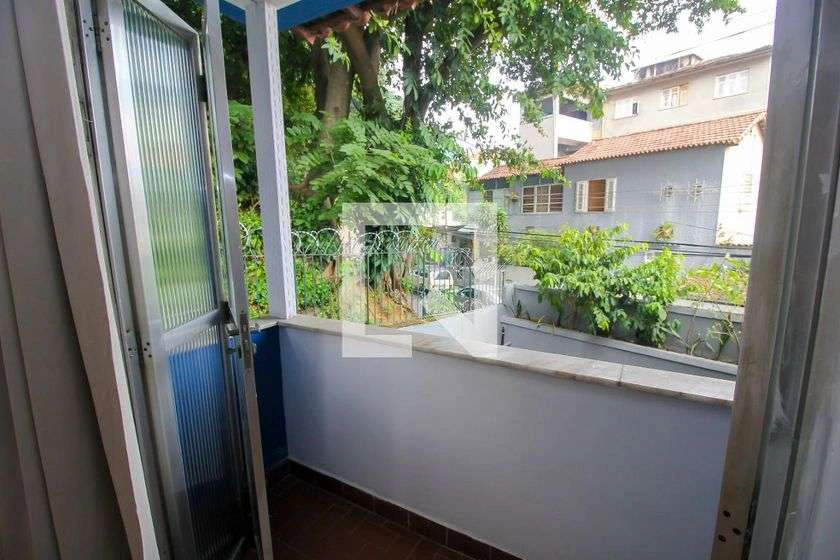 300 m² house with 4 bedrooms and a gas stove — photo 21