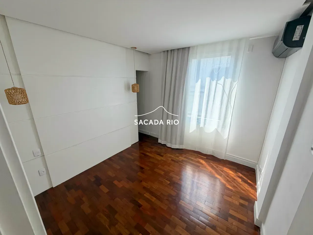 Floor-to-ceiling windows in a 3-bedroom apartment, 200 m² — photo 5