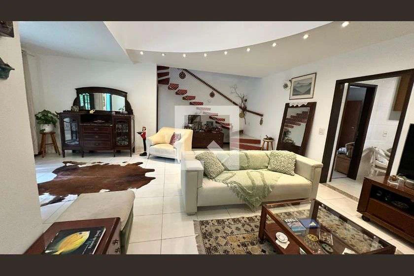 Casa com 5 quartos e cozinha aberta de 300 m² — photo 13