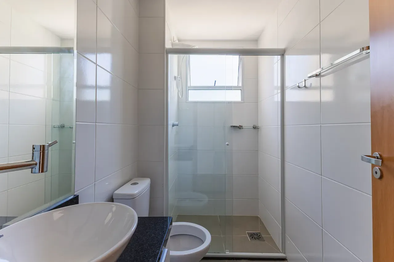 Furnished apartment with 2 bedrooms and open-plan kitchen — photo 10