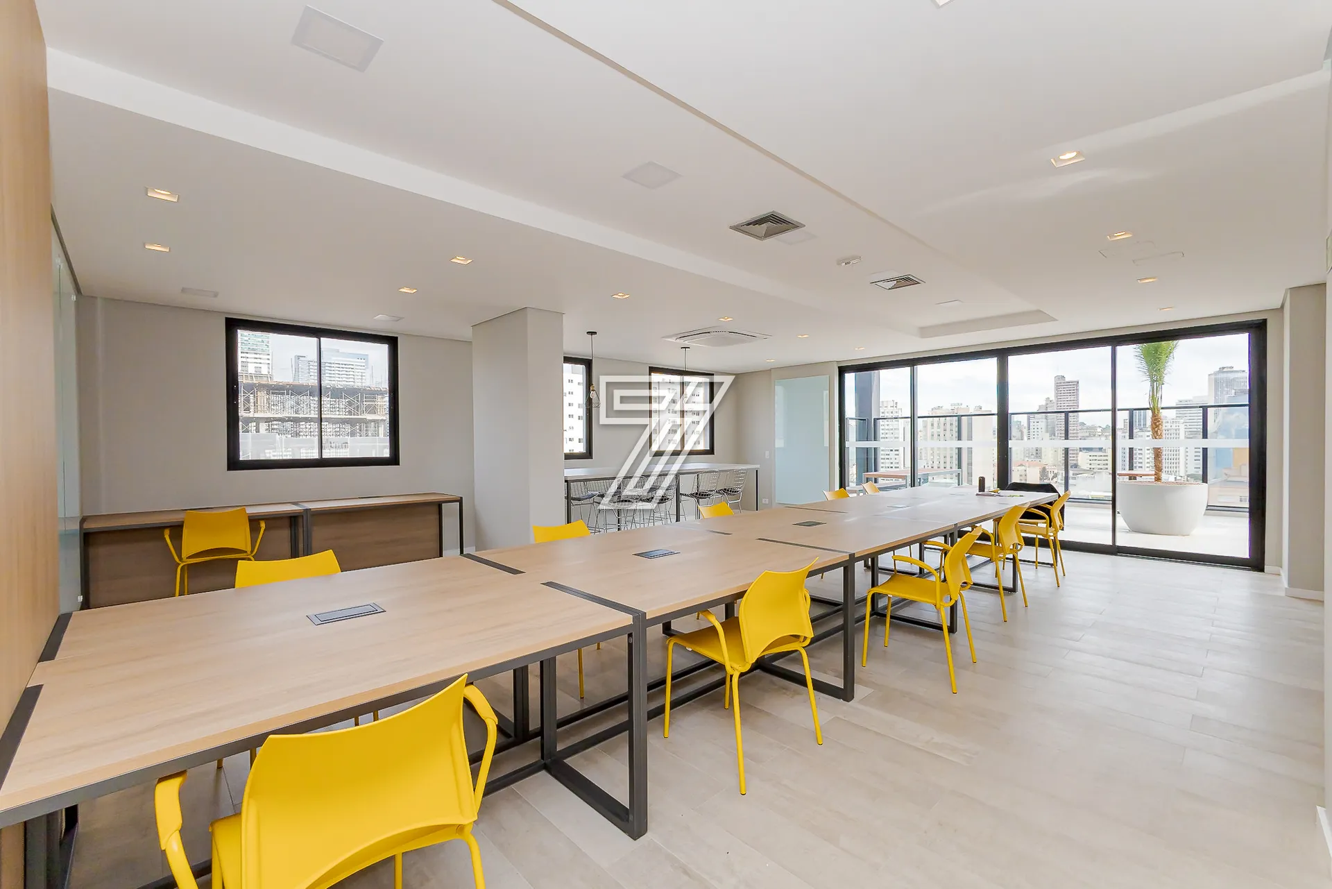 Floor-to-ceiling windows in a one-bedroom apartment, 29 m² — photo 32