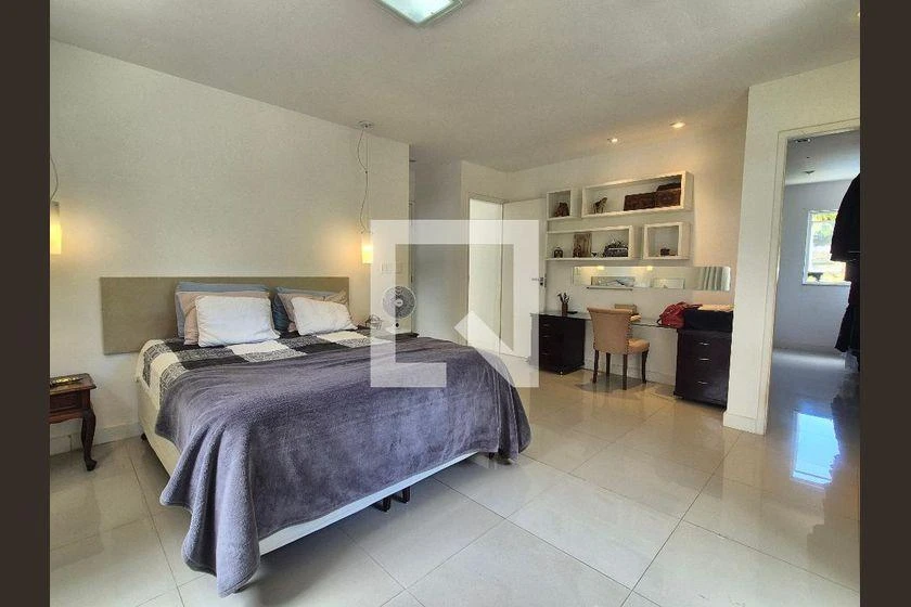 Furnished house with 3 en-suite bedrooms and shared BBQ — photo 12