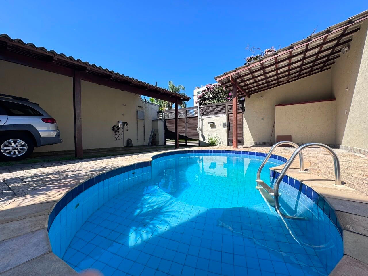 Rental house with 6 bedrooms and 246 m² — photo 11