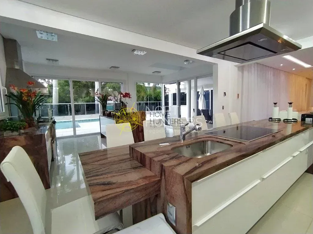 Casa com 6 suítes e 800 m² com 4 vagas — photo 13