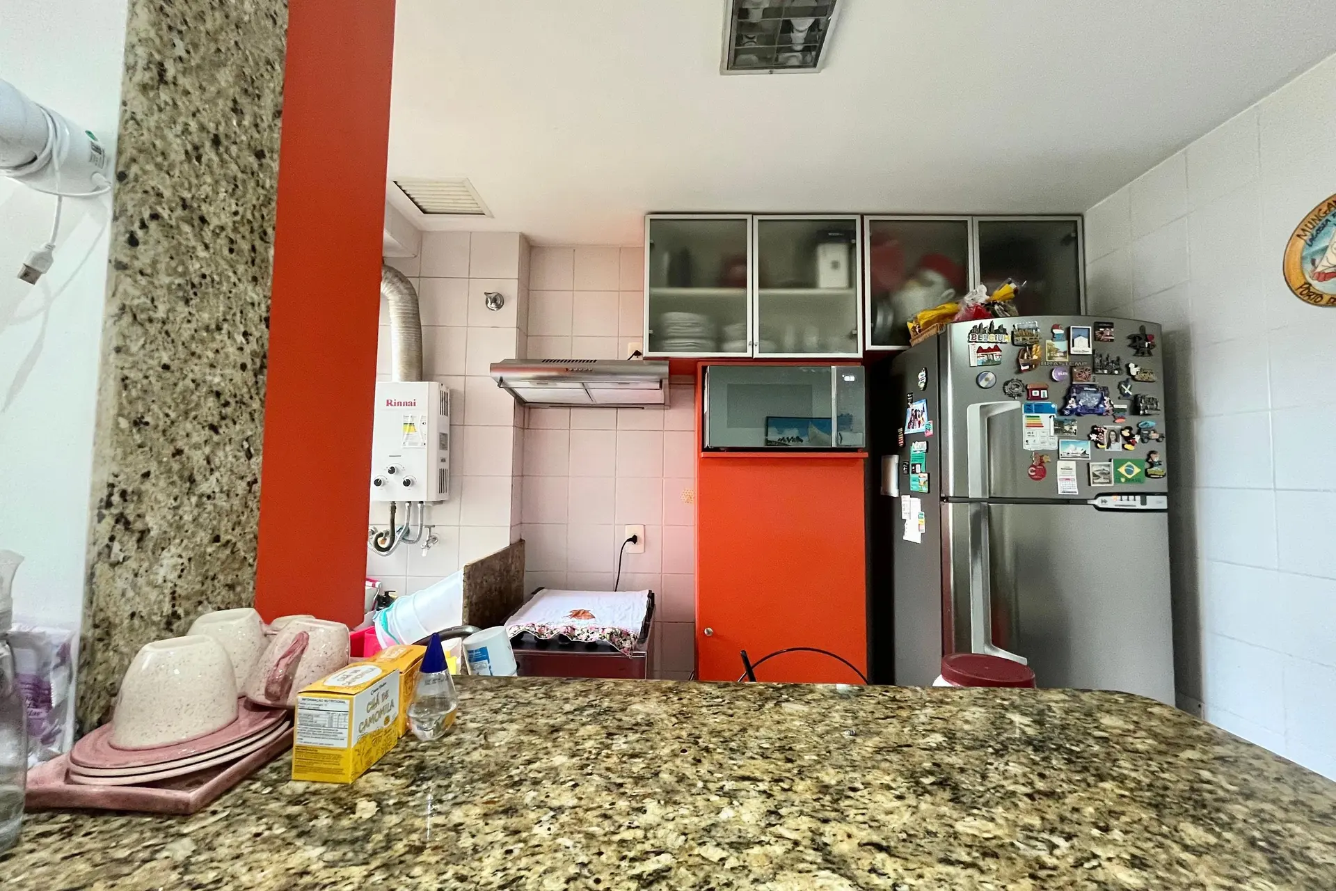 Furnished 1-bedroom apartment with pet-friendly policy — photo 2