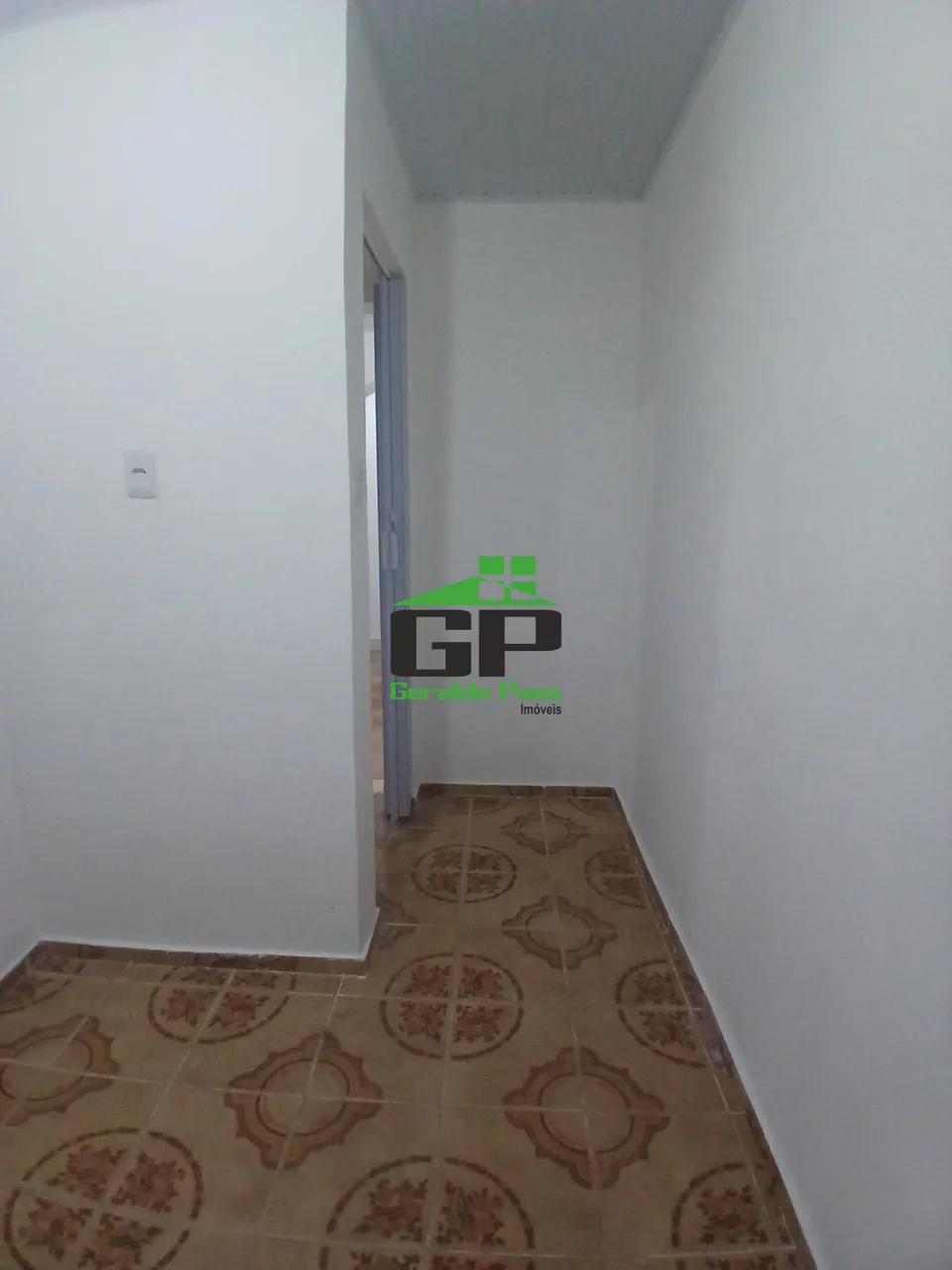 Casa sem mobília com 2 quartos e 1 banheiro — photo 9