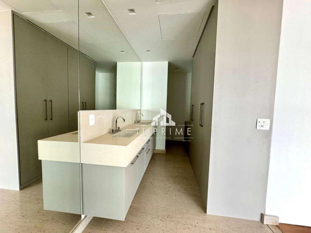 Apartamento de 1 quarto de 169 m² com varanda — photo 10
