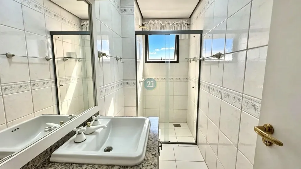 Квартира 254 м² с 3 спальнями-сьютами и прачечной — photo 23