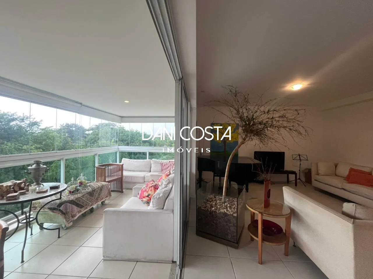 4-bedroom apartment with 227 m² and 3 parking spaces — photo 2