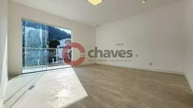 Casa com 4 quartos e 5 banheiros, cozinha integrada a gás — photo 8