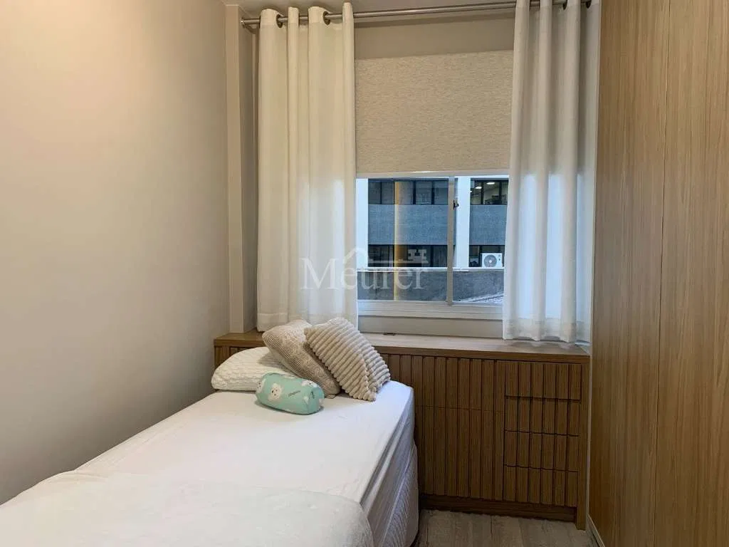 Furnished apartment, 27 m², with wood or laminate floors — photo 3