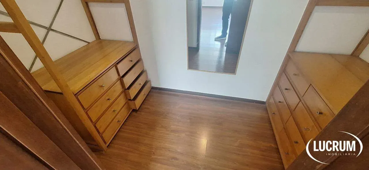 3-bedroom apartment with a walk-in closet — photo 11