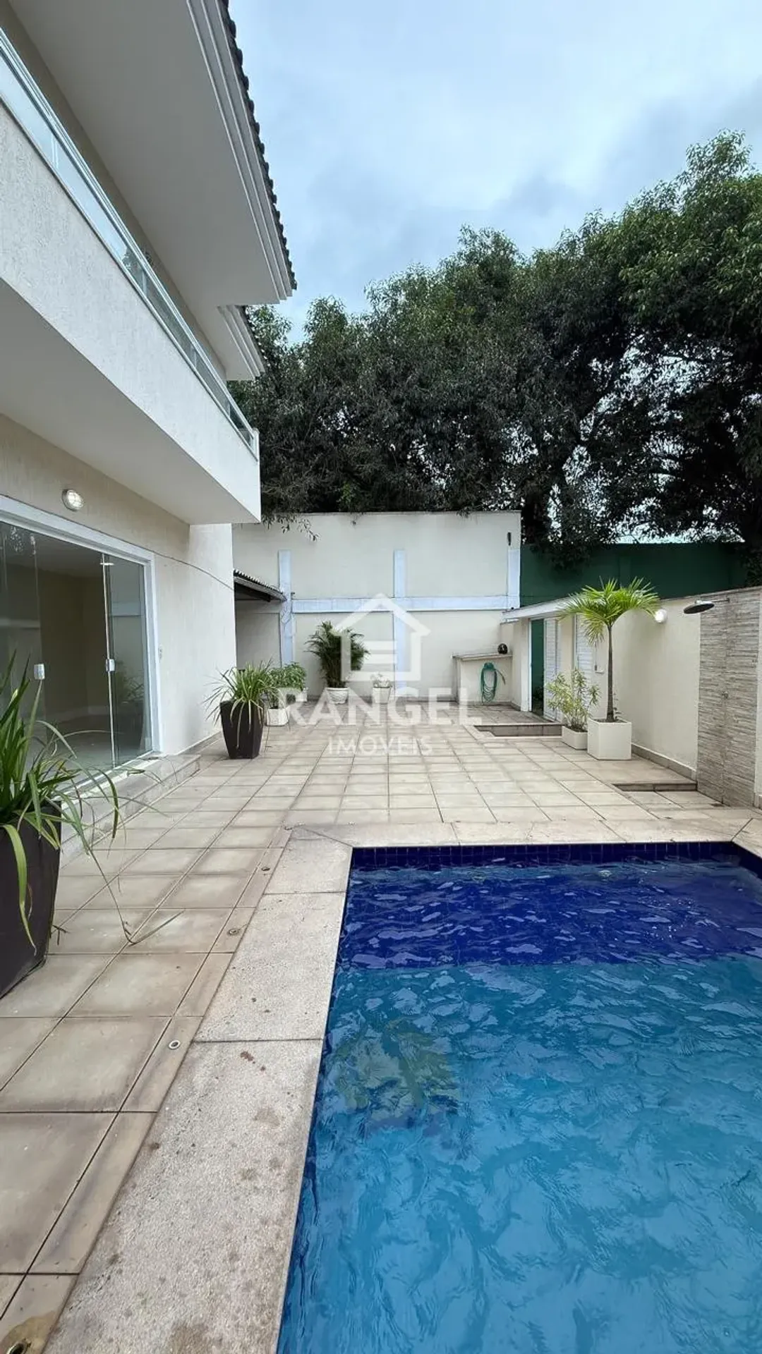 House, 412 m², with a private pool — photo 20