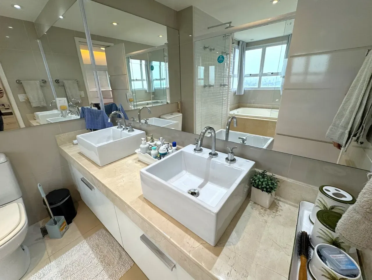 227 m² apartment with a water view and a bathtub — photo 20