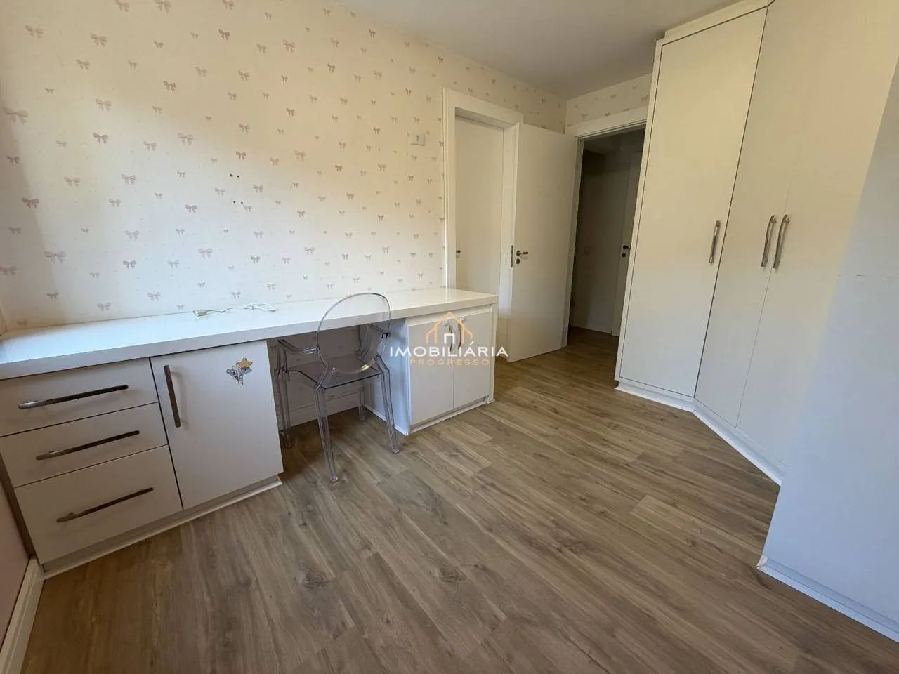 3-bedroom apartment with a home office in Curitiba — photo 21