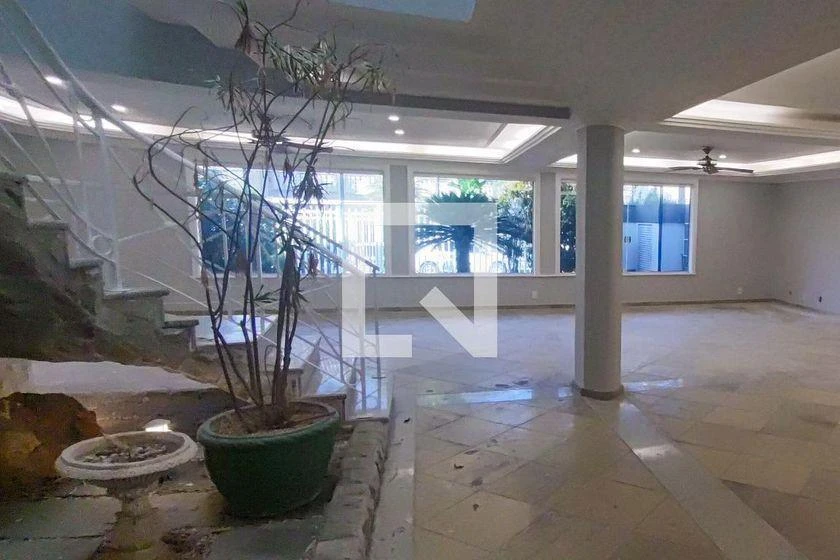 House with 6 en-suites and 8 bathrooms, 650 m² — photo 32