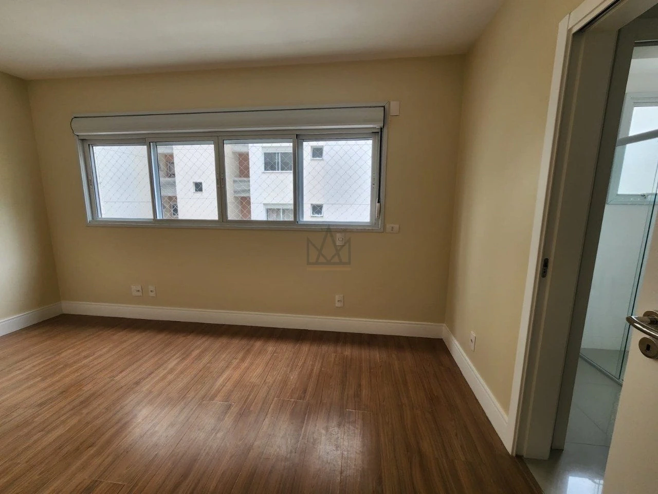 Departamento con ventanales de piso a techo en Florianópolis — photo 29