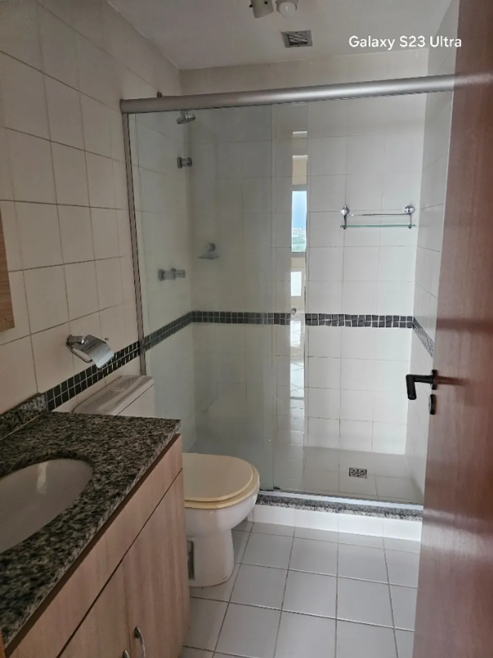 2-bedroom apartment in a building with a gym — photo 4