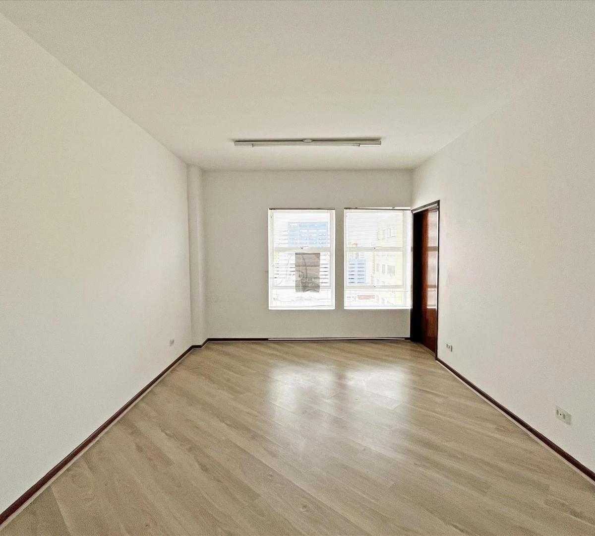 Departamento con piso de madera o laminado en Curitiba — photo 3