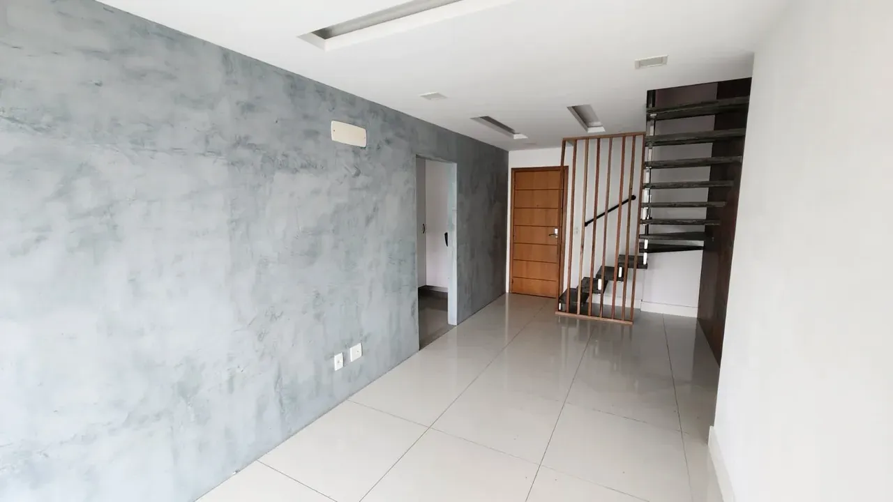 2-bedroom apartment with a walk-in closet — photo 5