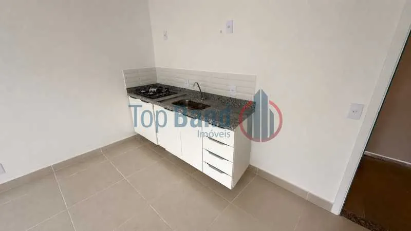 1-bedroom apartment with a balcony and open kitchen — photo 5