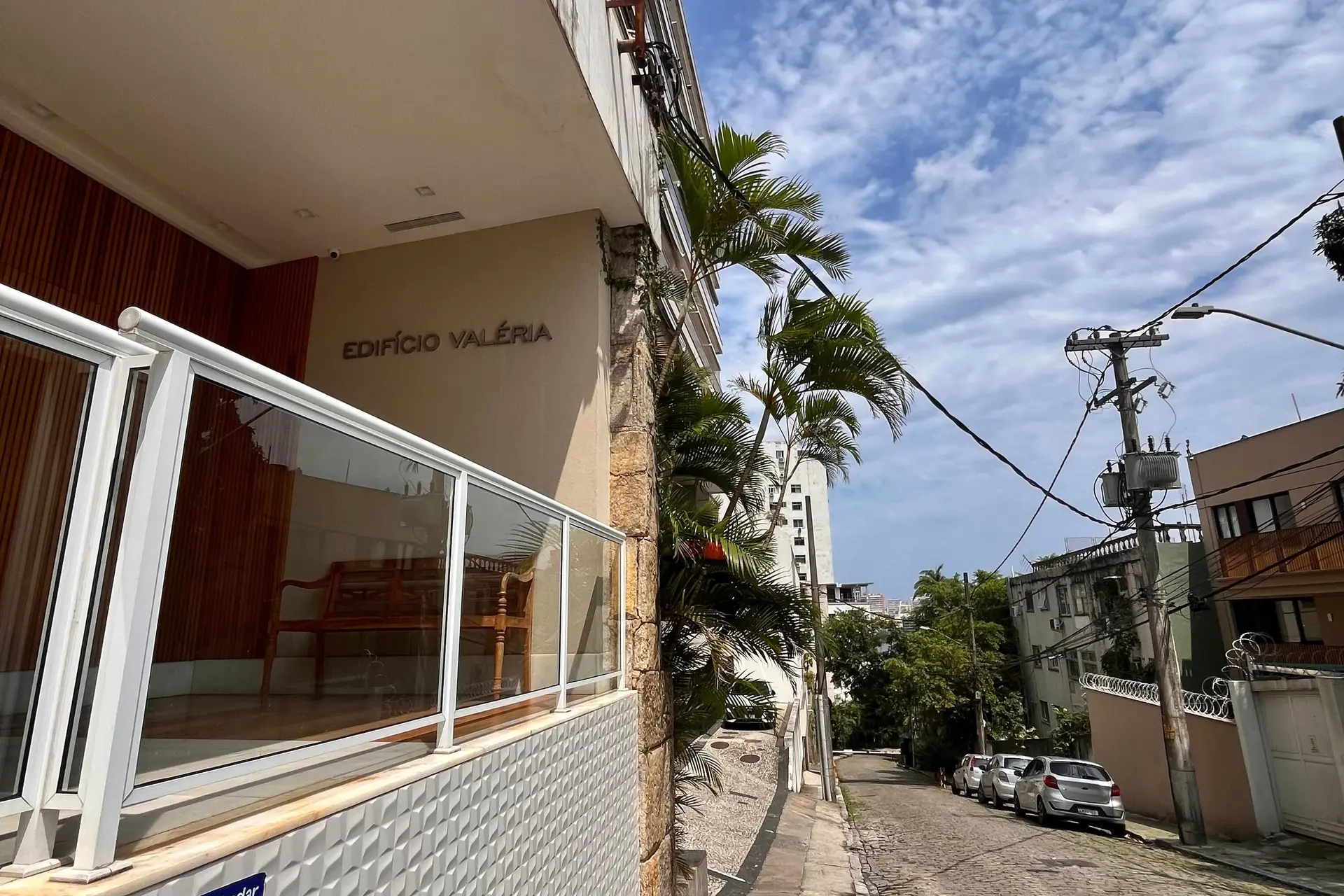 3-bedroom apartment with a water view — photo 29