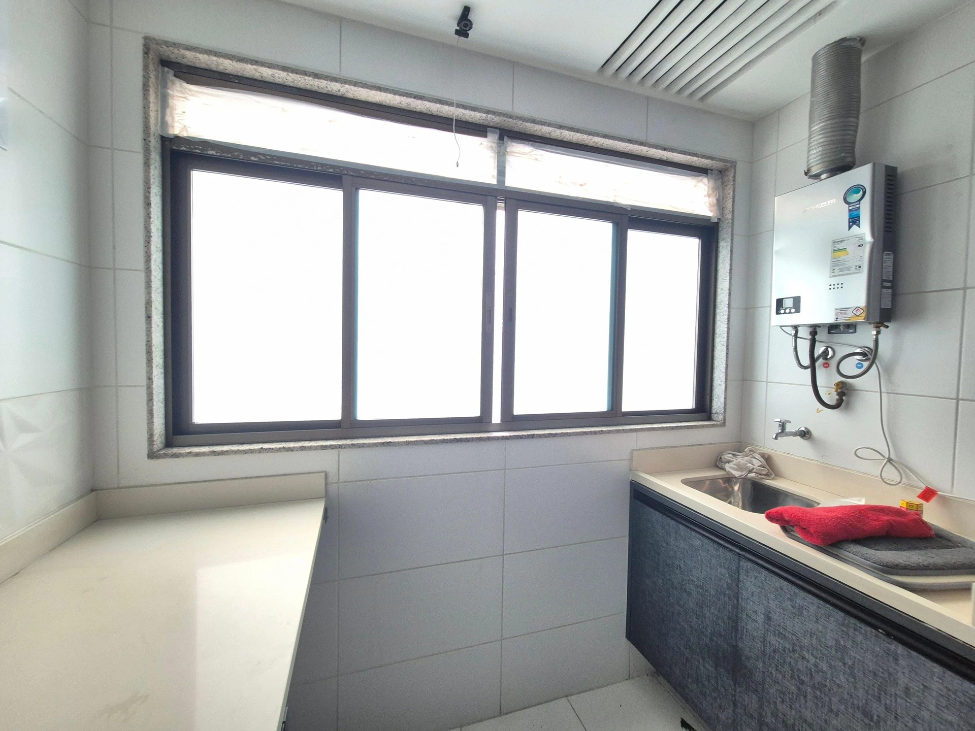 Apartamento de 2 quartos em condomínio com piscina — photo 18