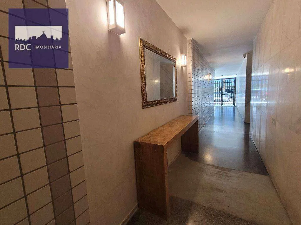 Apartamento com 2 dormitórios e 75 m², cozinha separada — photo 23