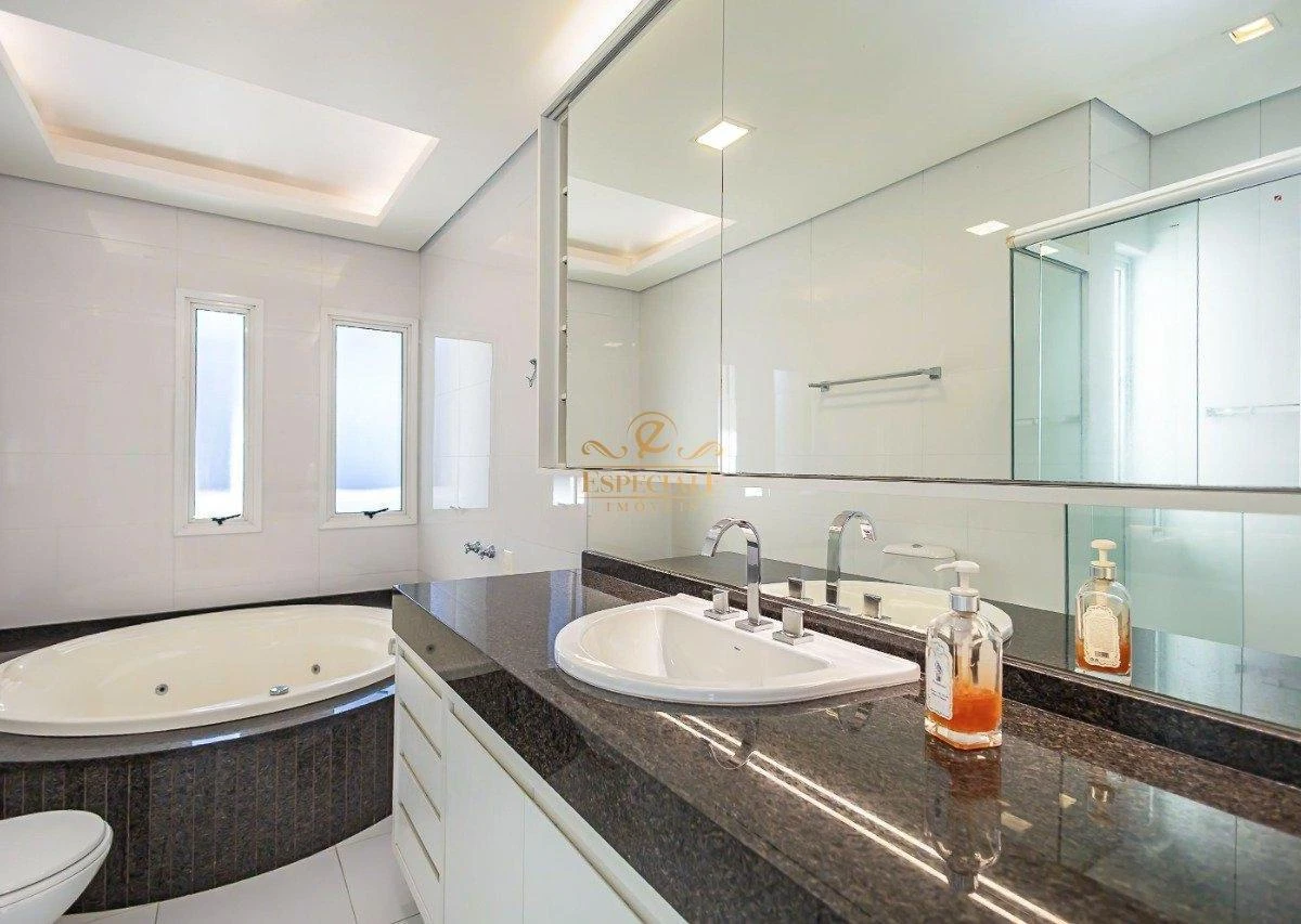 House with 4 bedrooms and balcony grill, 380 m² — photo 45