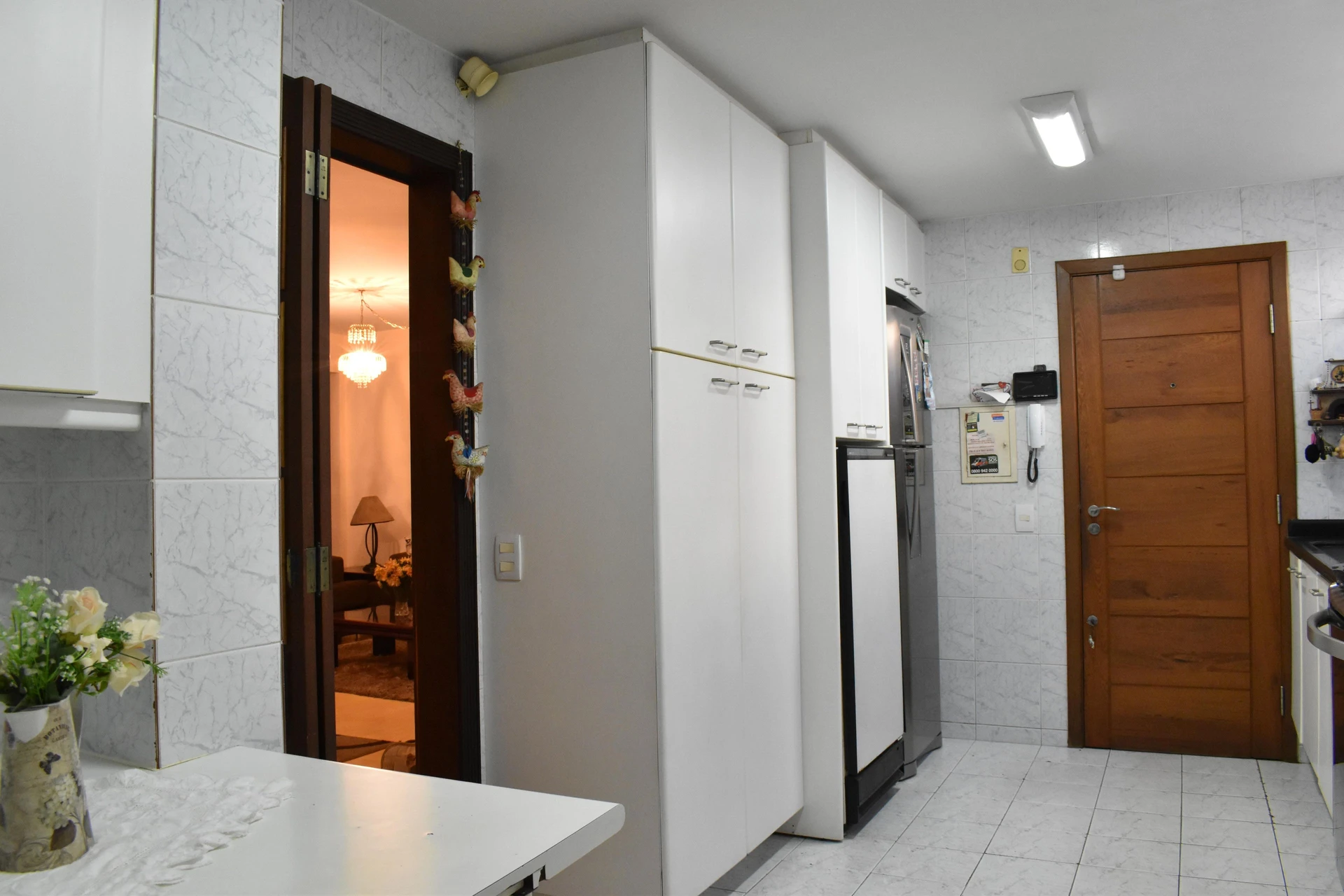 3-bedroom apartment with a bathtub in Curitiba — photo 8