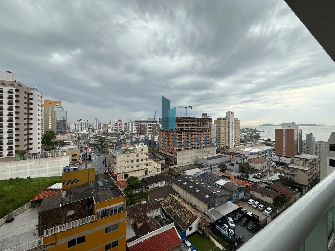 Furnished apartment, 101 m², with a grill on the balcony — photo 22
